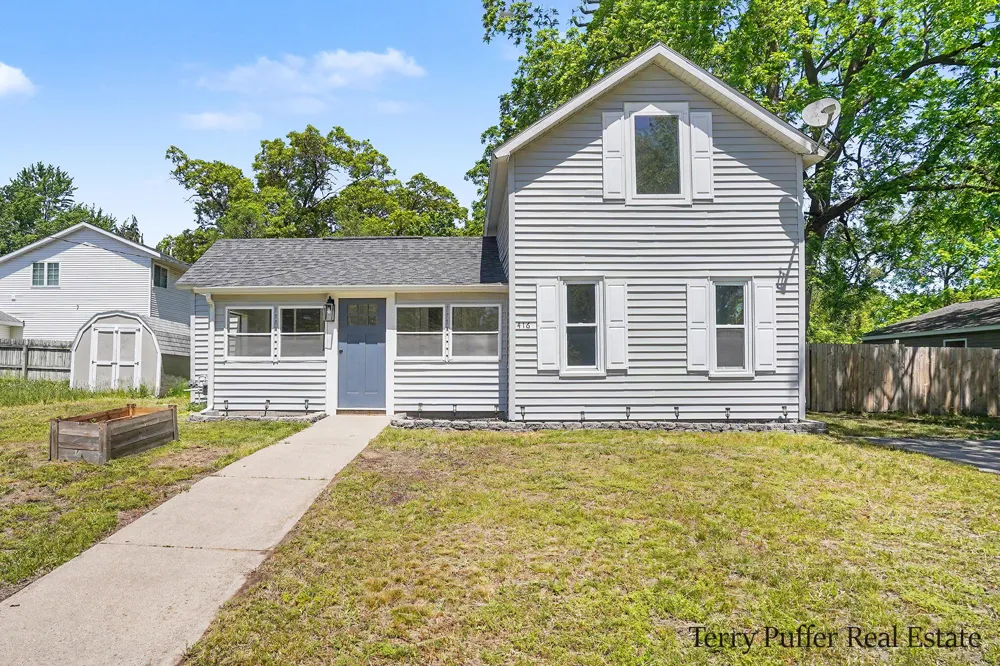 416 Pine Street Fruitport, MI 49415