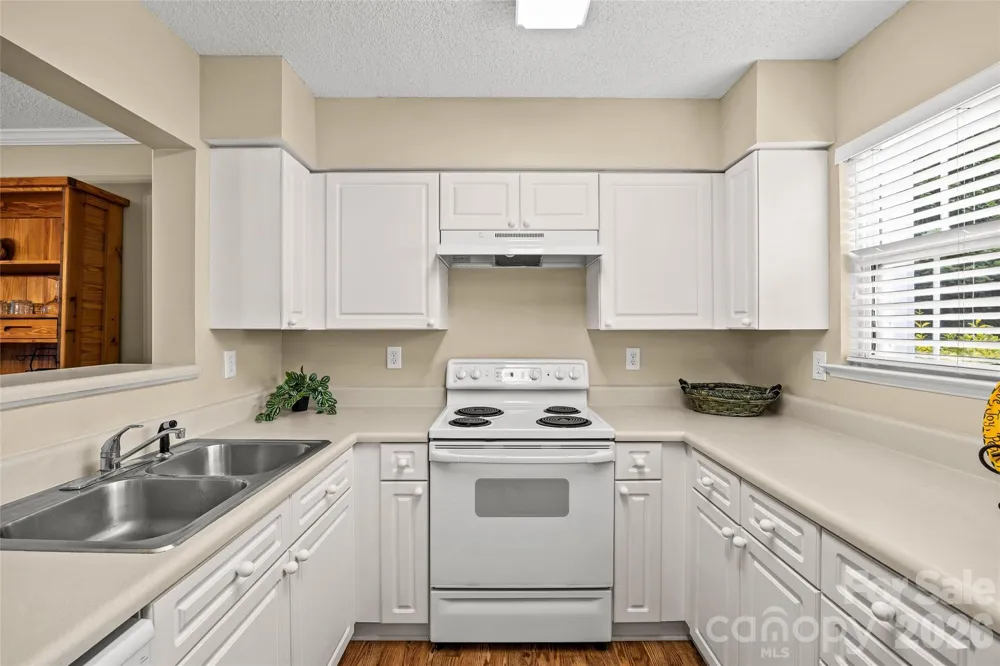 4259 Melrose Club Drive Matthews, NC 28105
