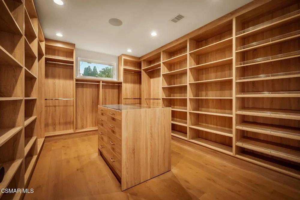 6021 John Muir Road Hidden Hills, CA 91302