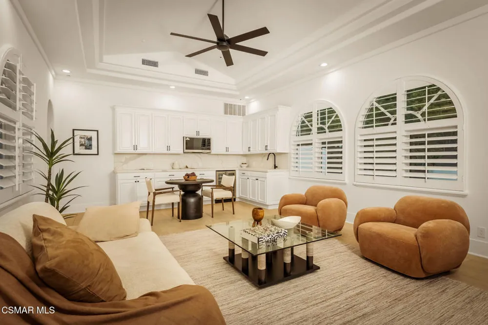 6021 John Muir Road Hidden Hills, CA 91302