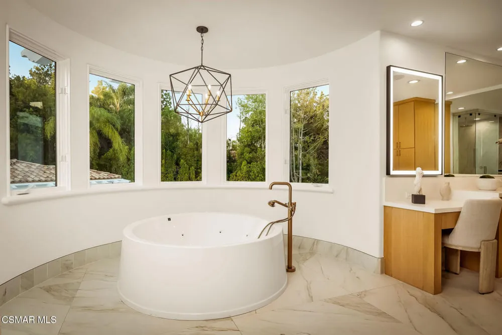 6021 John Muir Road Hidden Hills, CA 91302