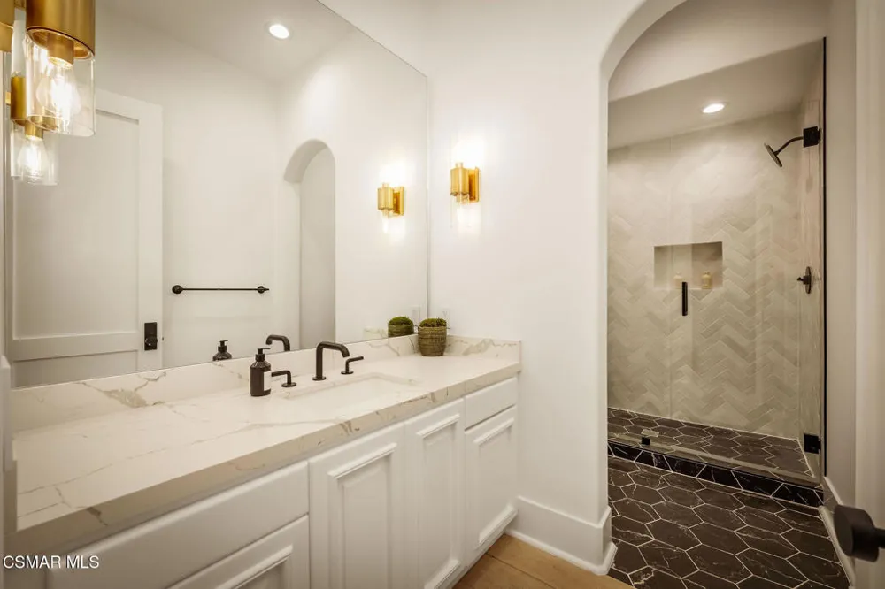 6021 John Muir Road Hidden Hills, CA 91302