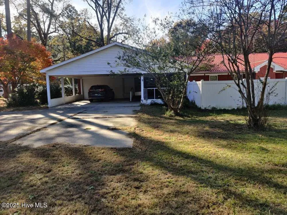33 Gapway Road Fair Bluff, NC 28439