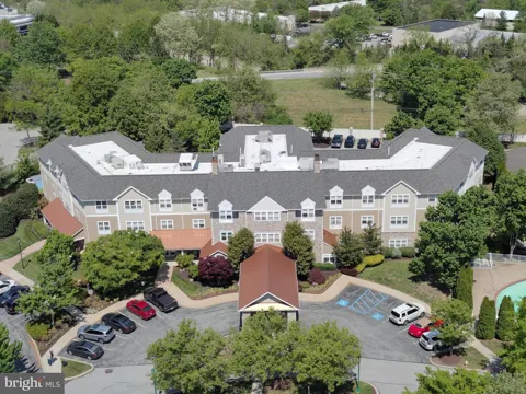 301 VICTORIA GARDENS DRIVE