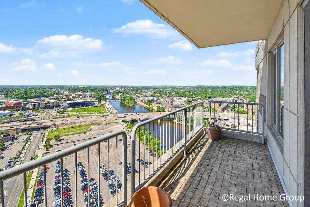 28 Campau Circle NW #2803 Grand Rapids, MI 49503