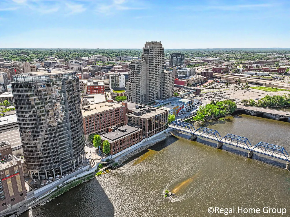 28 Campau Circle NW #2803 Grand Rapids, MI 49503