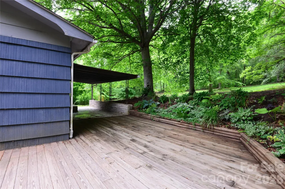 24 Sarabec Hill Road Black Mountain, NC 28711