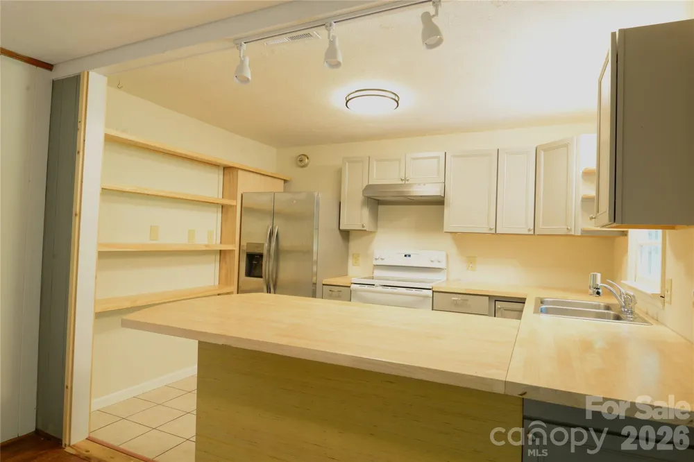 24 Sarabec Hill Road Black Mountain, NC 28711