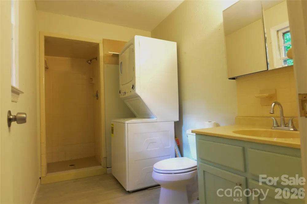 24 Sarabec Hill Road Black Mountain, NC 28711