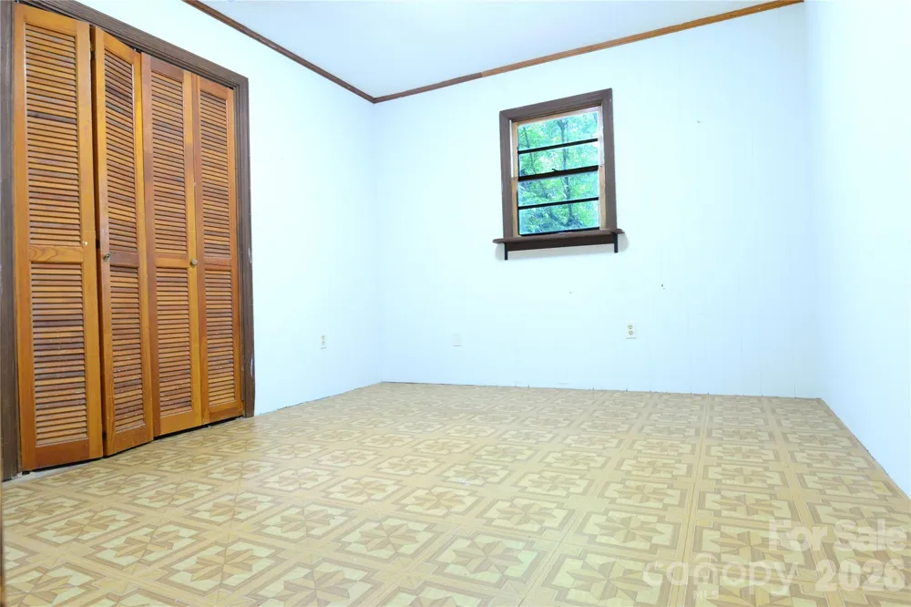24 Sarabec Hill Road Black Mountain, NC 28711