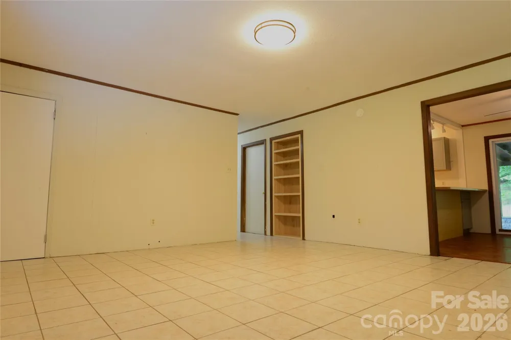 24 Sarabec Hill Road Black Mountain, NC 28711