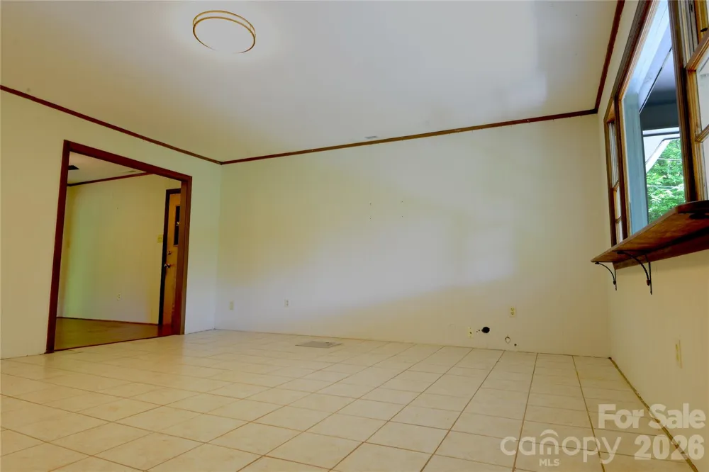 24 Sarabec Hill Road Black Mountain, NC 28711