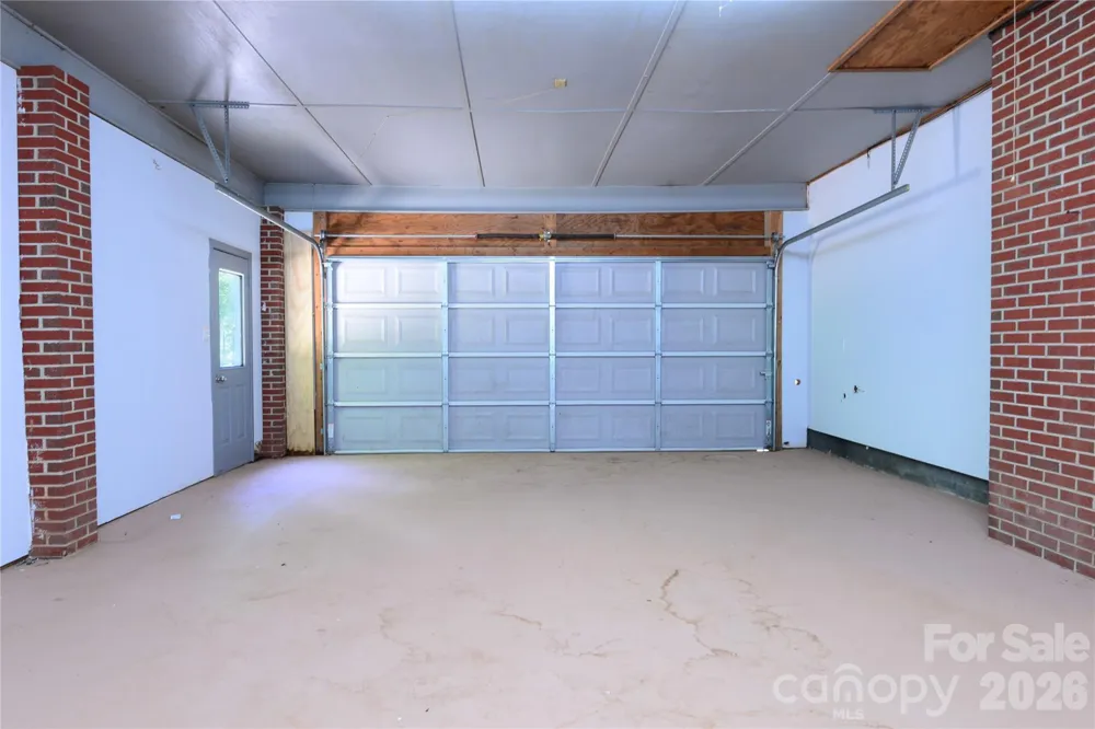 24 Sarabec Hill Road Black Mountain, NC 28711