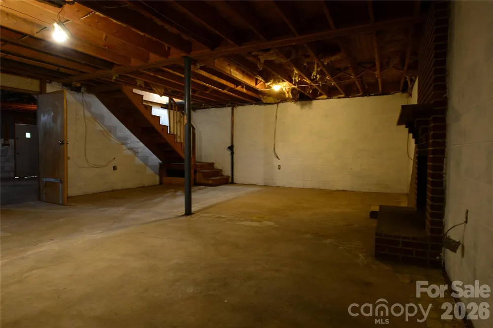 24 Sarabec Hill Road Black Mountain, NC 28711