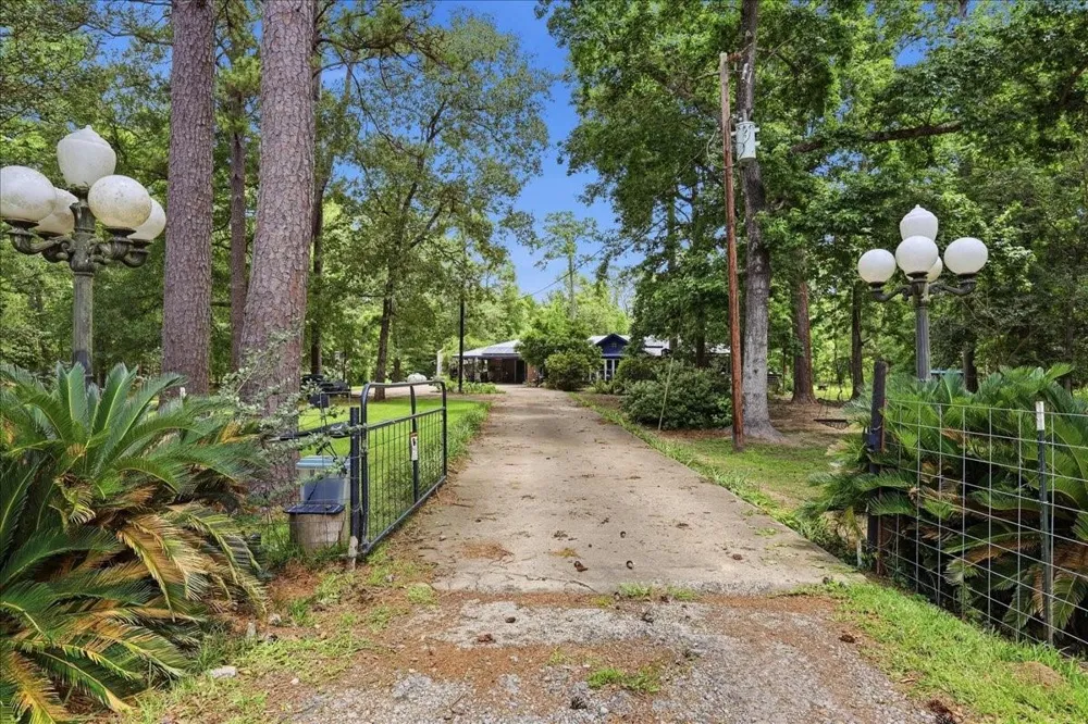 471 Any Old Street E Buna, TX 77612
