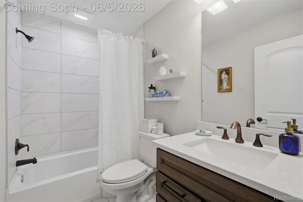 11701 Tuscany Court Plymouth Charter Township, MI 48170