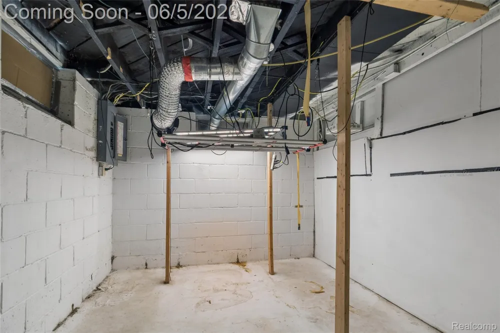 679 Moran Avenue Lincoln Park City, MI 48146
