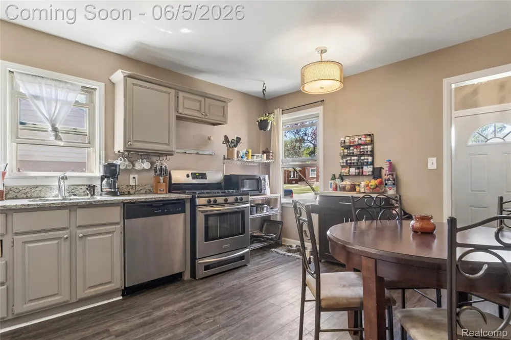 679 Moran Avenue Lincoln Park City, MI 48146