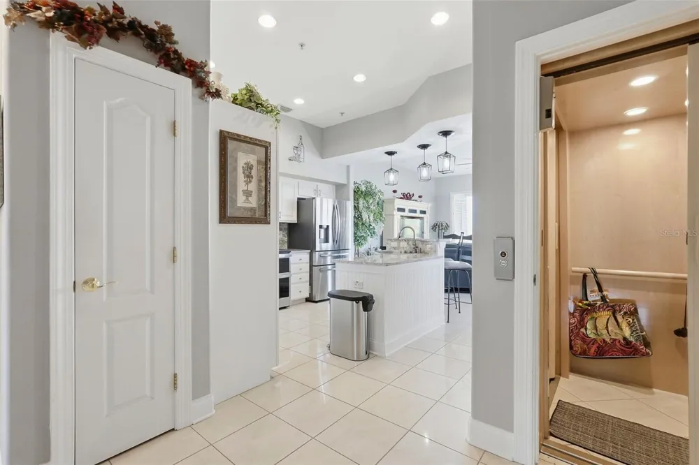 200 BRIGHTWATER DRIVE #10 Clearwater Beach, FL 33767