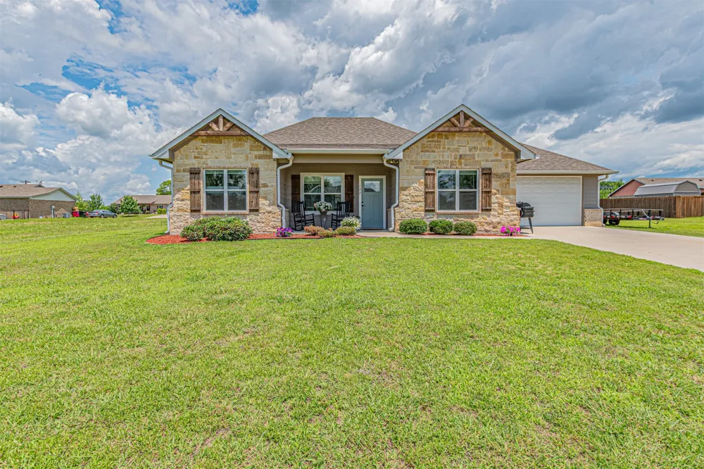 177 Mill Street Emory, TX 75440