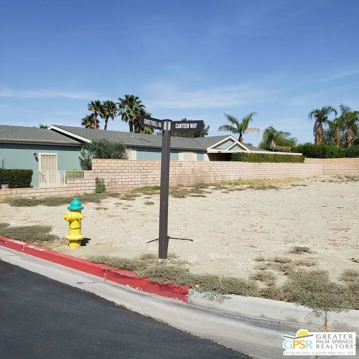 35582 CANTEEN Thousand Palms, CA 92276