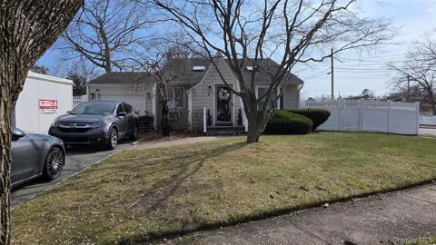 8 Lion Lane