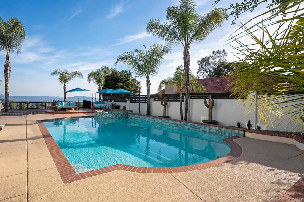2763 W VICTORIA DR Alpine, CA 91901