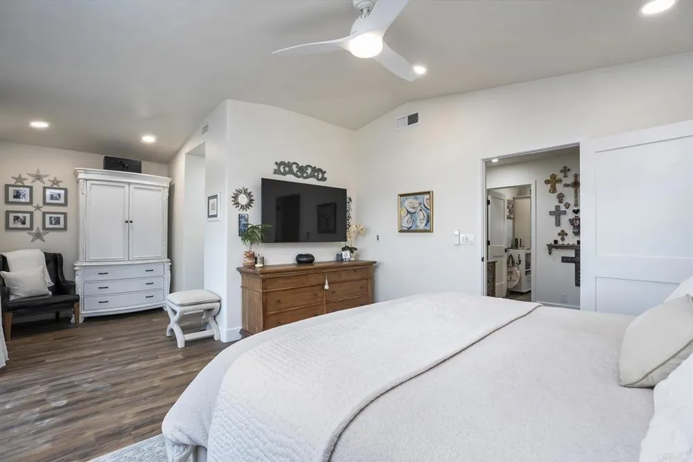 2763 W VICTORIA DR Alpine, CA 91901