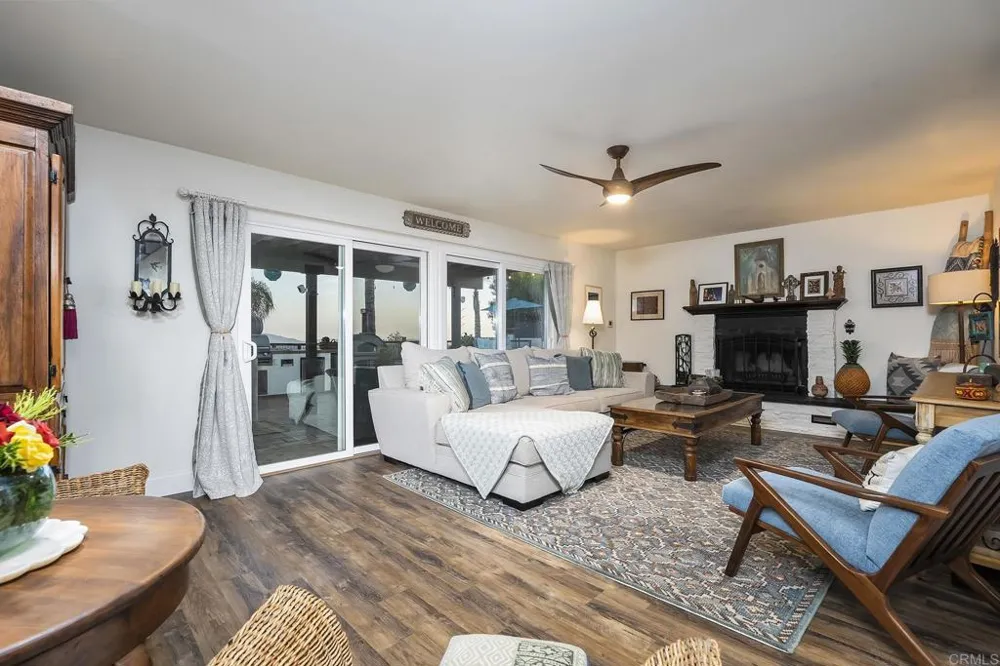 2763 W VICTORIA DR Alpine, CA 91901