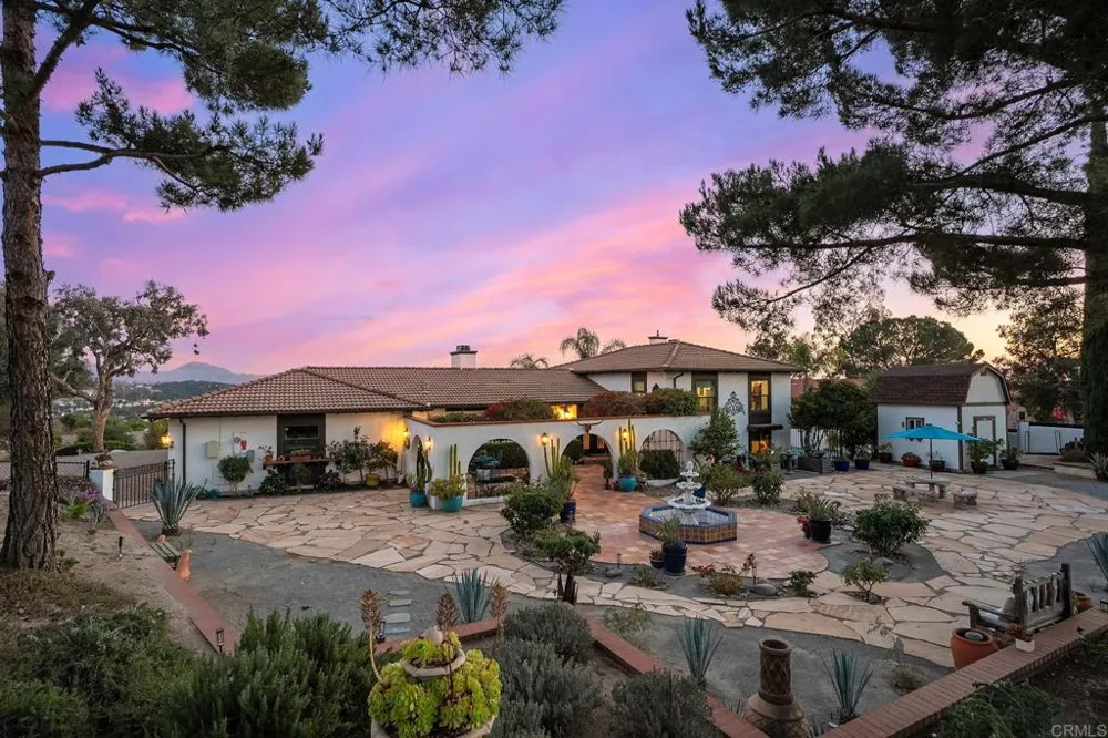 2763 W VICTORIA DR Alpine, CA 91901