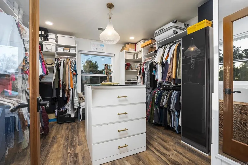 2763 W VICTORIA DR Alpine, CA 91901
