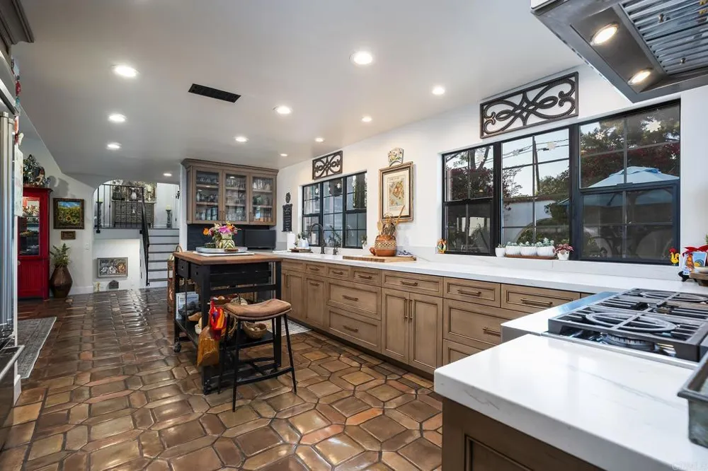 2763 W VICTORIA DR Alpine, CA 91901