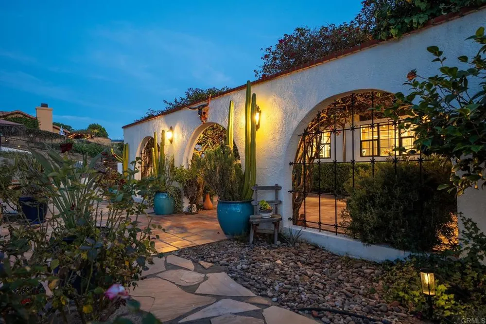 2763 W VICTORIA DR Alpine, CA 91901
