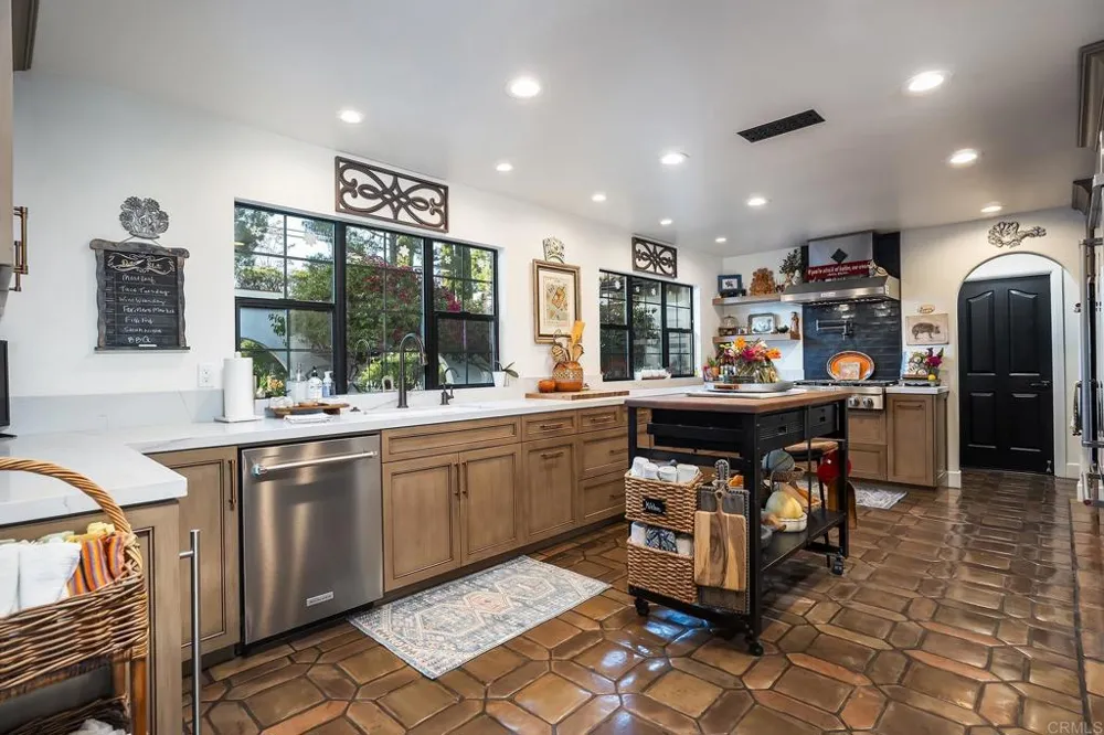 2763 W VICTORIA DR Alpine, CA 91901