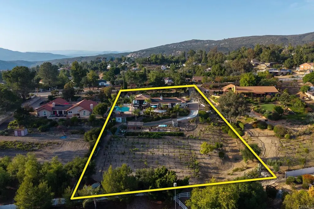 2763 W VICTORIA DR Alpine, CA 91901