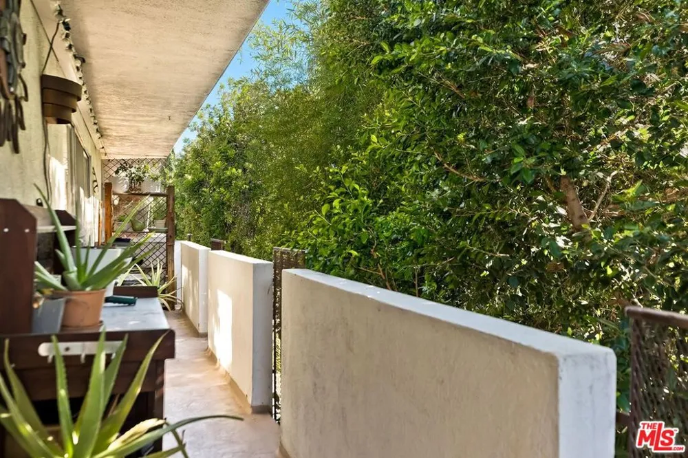 4445 Cartwright Avenue #310 Toluca Lake, CA 91602