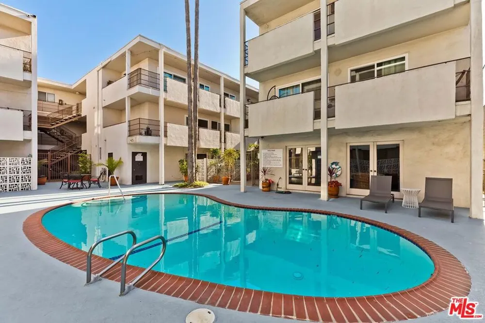 4445 Cartwright Avenue #310 Toluca Lake, CA 91602
