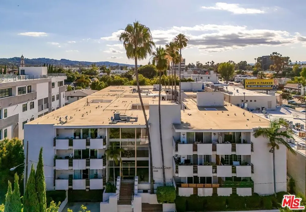 4445 Cartwright Avenue #310 Toluca Lake, CA 91602