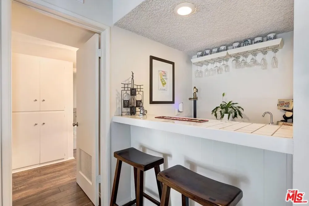 4445 Cartwright Avenue #310 Toluca Lake, CA 91602