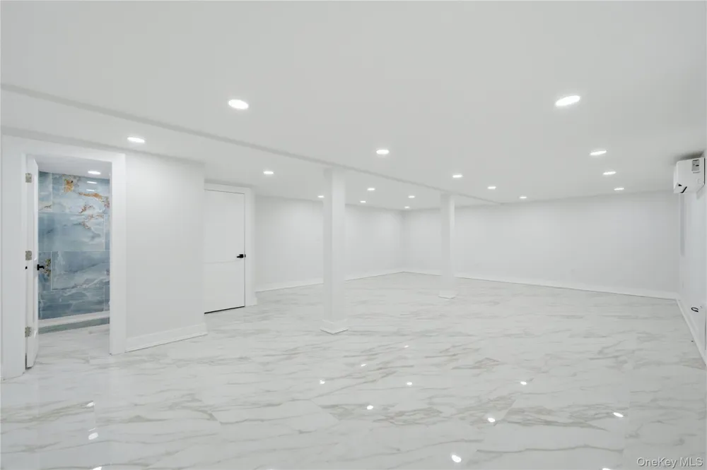 1130 Carlls Straight Path Dix Hills, NY 11746