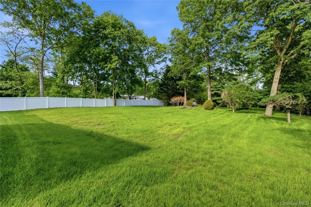 1130 Carlls Straight Path Dix Hills, NY 11746