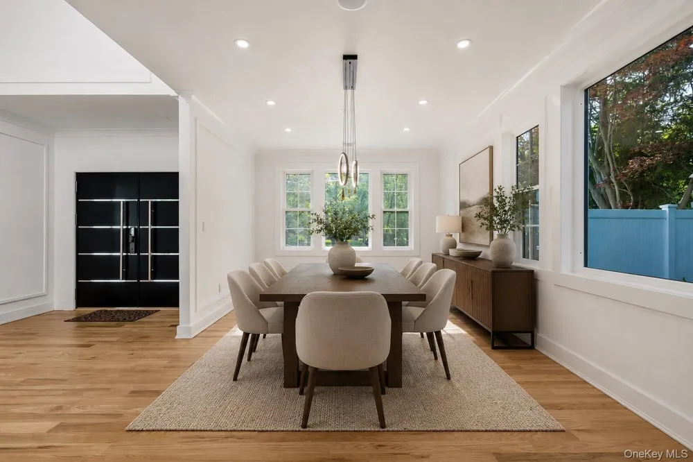 1130 Carlls Straight Path Dix Hills, NY 11746