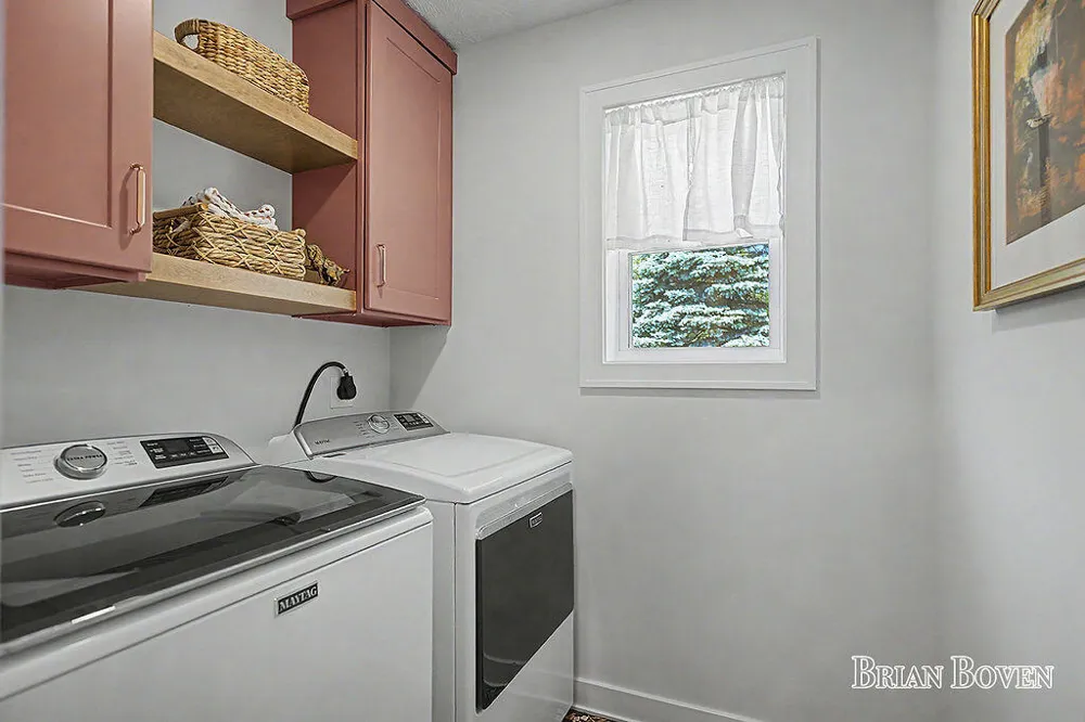 8366 Rose Ridge Drive Rockford, MI 49341