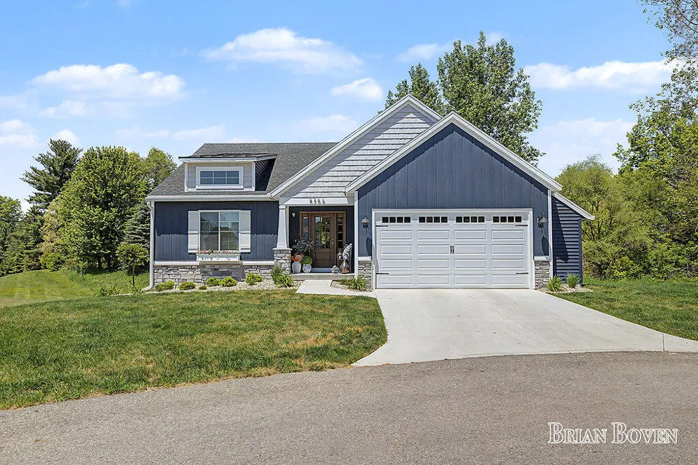 8366 Rose Ridge Drive Rockford, MI 49341