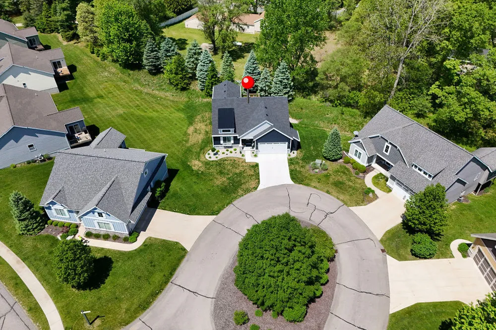 8366 Rose Ridge Drive Rockford, MI 49341