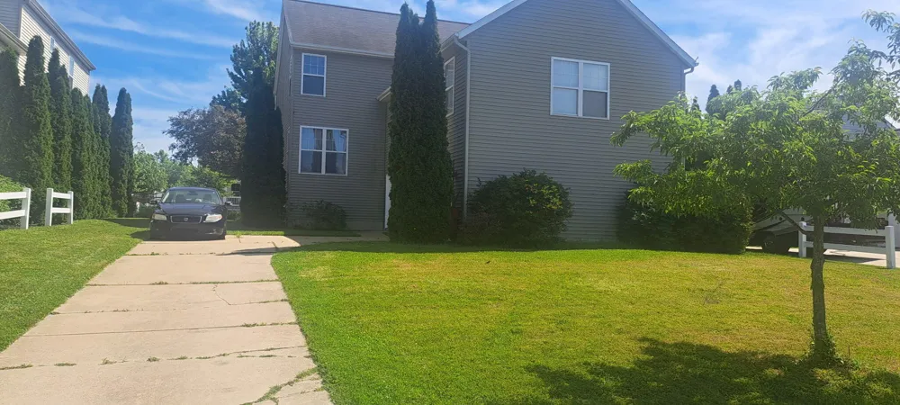 573 Brownstone Street Holland City, MI 49423