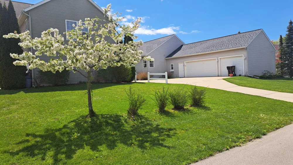 573 Brownstone Street Holland City, MI 49423