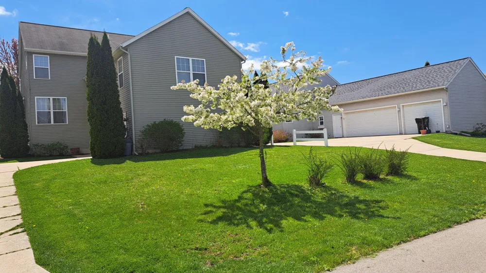 573 Brownstone Street Holland City, MI 49423