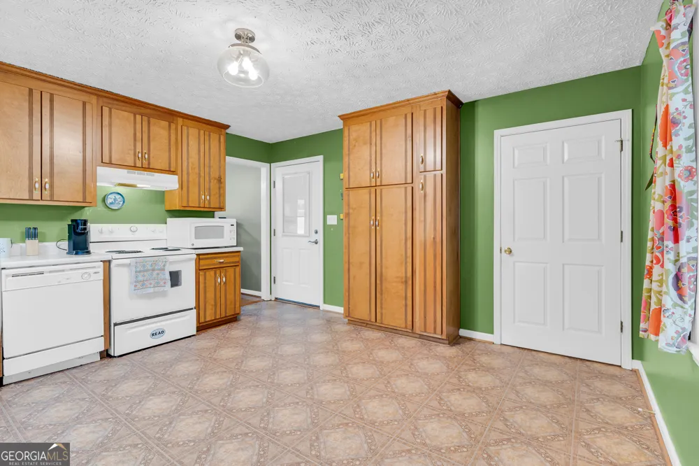 79 Wisteria Cove EST Hartwell, GA 30643