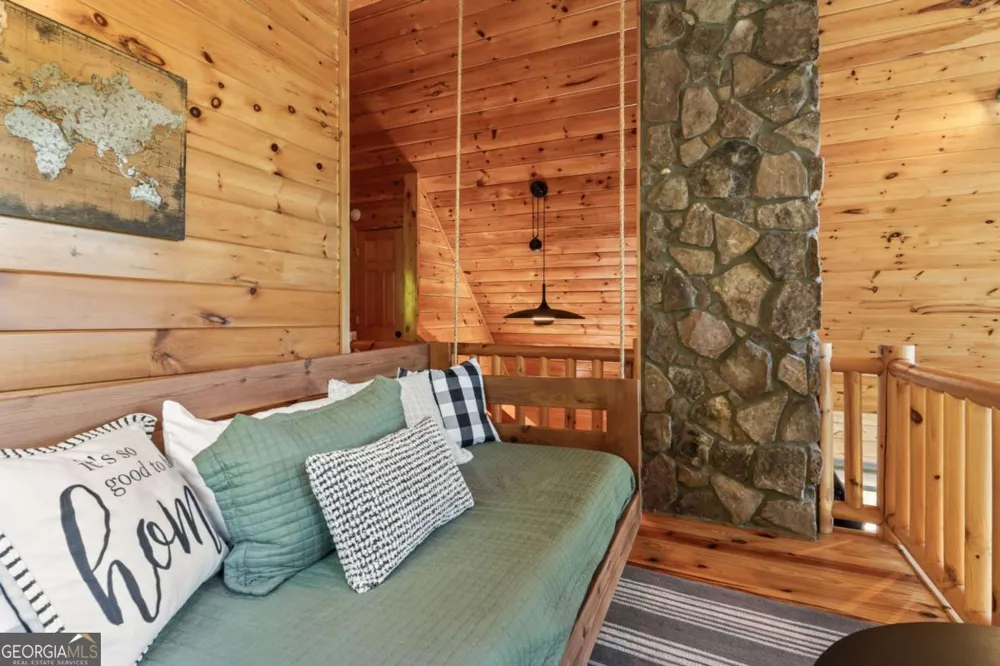 229 Old Mill Pond RD Mineral Bluff, GA 30559
